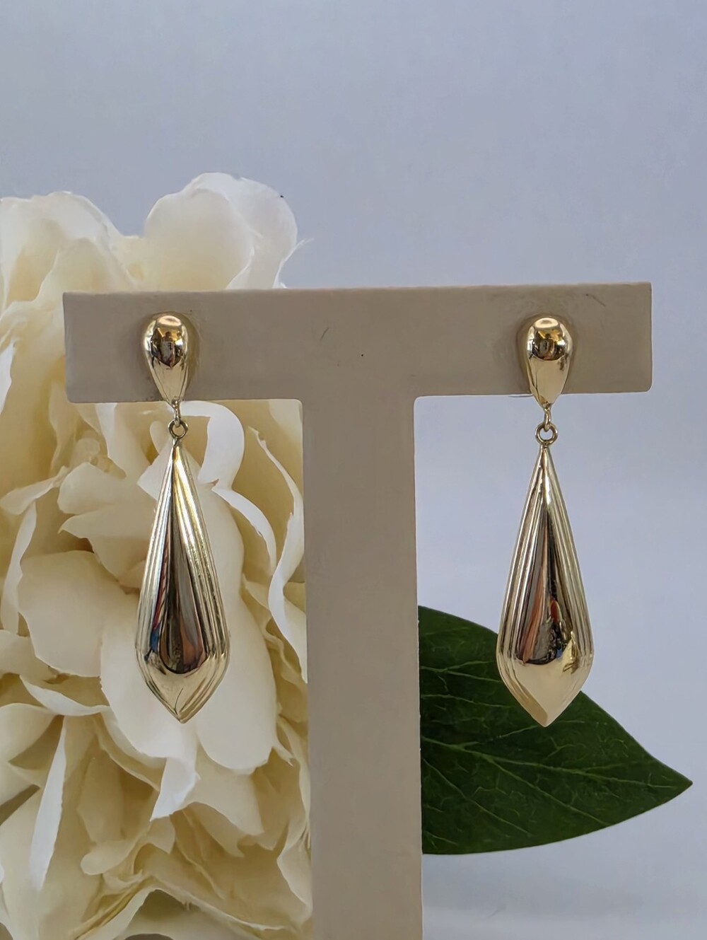 14k Yellow Gold Elongated Teardrop Art Deco Style Dangle Earrings - Picture 4 of 13